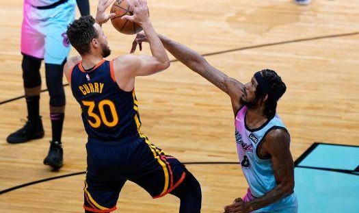 leyu app-库里忍痛出战难救勇士 胜率持续下滑季后赛真悬了