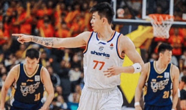 乐鱼体育网址-掀翻广东，登顶联赛第1！王哲林怒吼庆祝，张镇麟23+3立大功