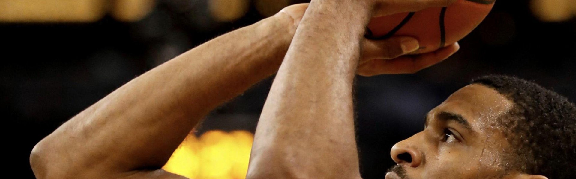 乐鱼体育VIP注册-残阵狂胜23分！山西84-61双杀四川 法耶准四双统治全场