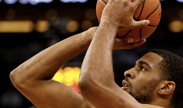 乐鱼体育VIP注册-残阵狂胜23分！山西84-61双杀四川 法耶准四双统治全场