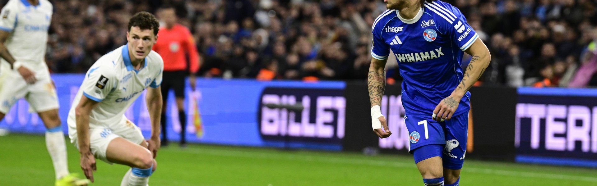 乐鱼体育VIP注册-德天空：多特有意21岁中场莫雷拉，白堡要价3千万到4千万欧